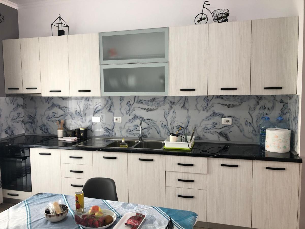 Rent Room Vlora Exterior photo